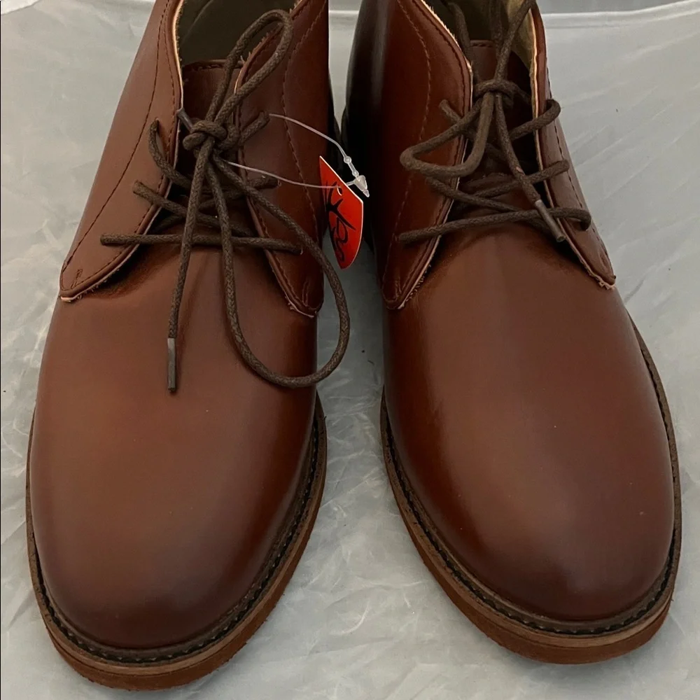 NWT Deer Stags Ballard Brown Faux Leather Chukka Lace-Up Shoes - Size 5